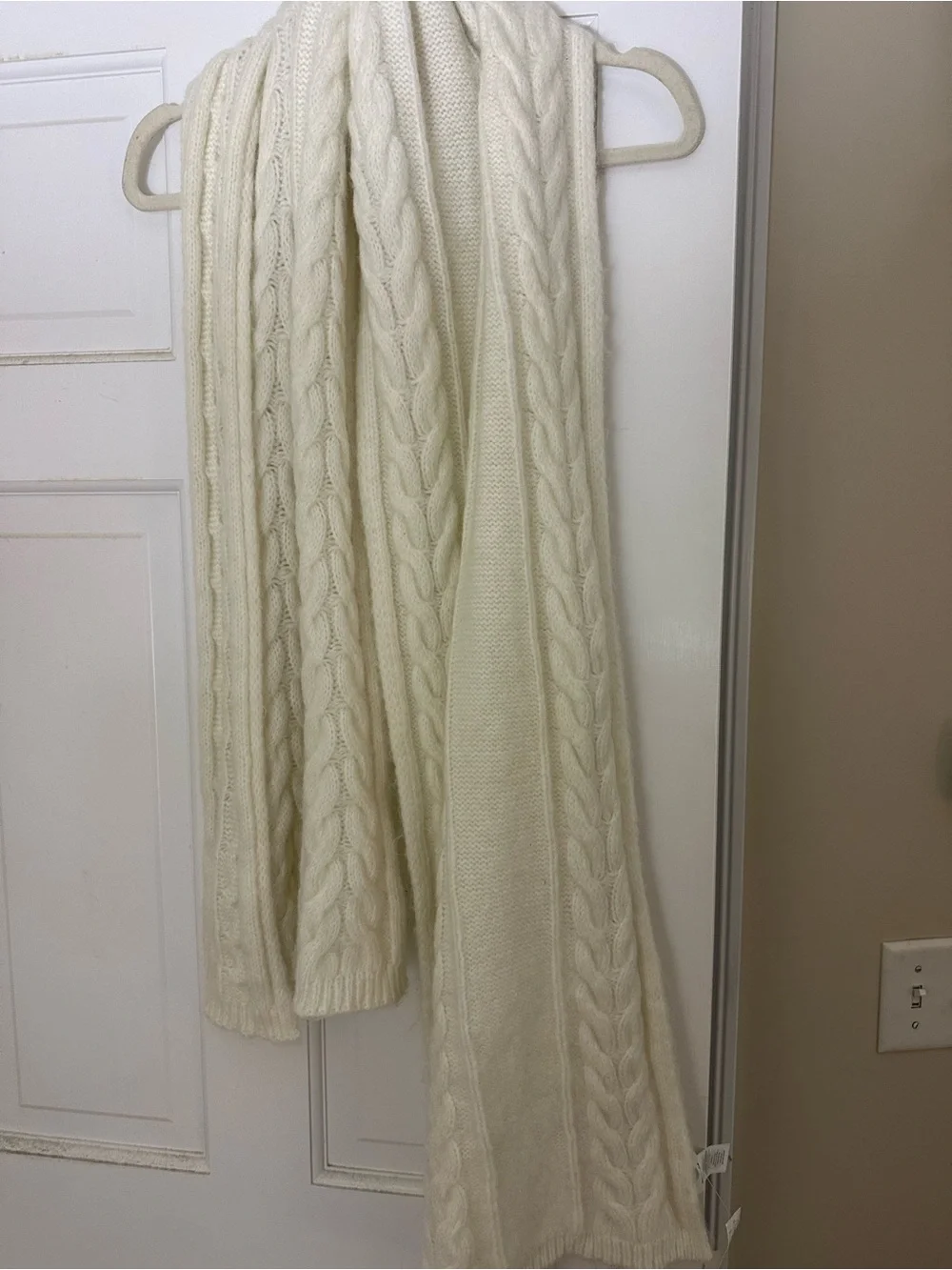 Aerie Cream Cable Knit Scarf
